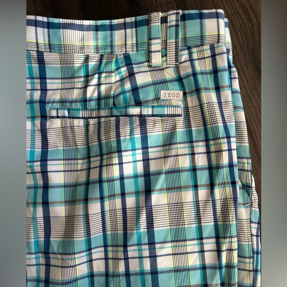 IZOD mens size 42 plaid golf / casual shorts - Picture 4 of 5